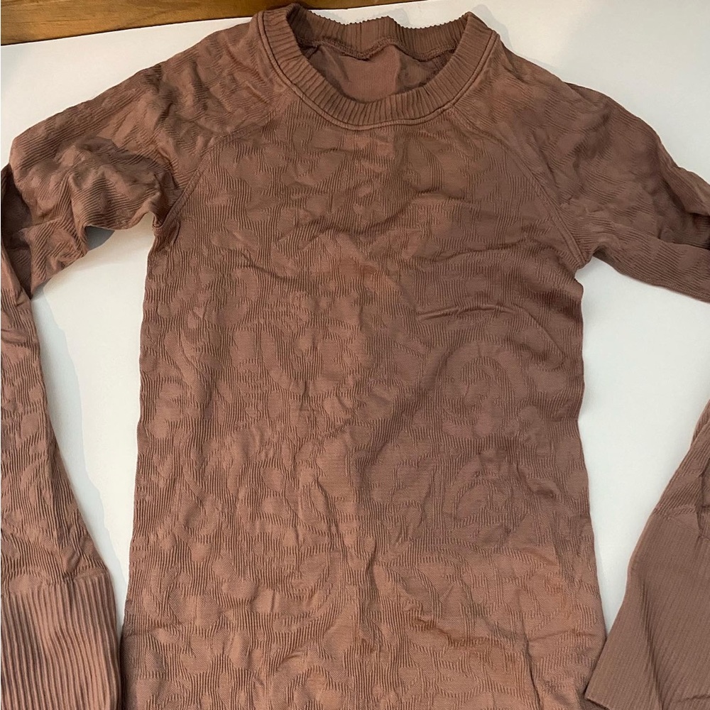 TEXTURED LULULEMON ALIGN LONG SLEEVE